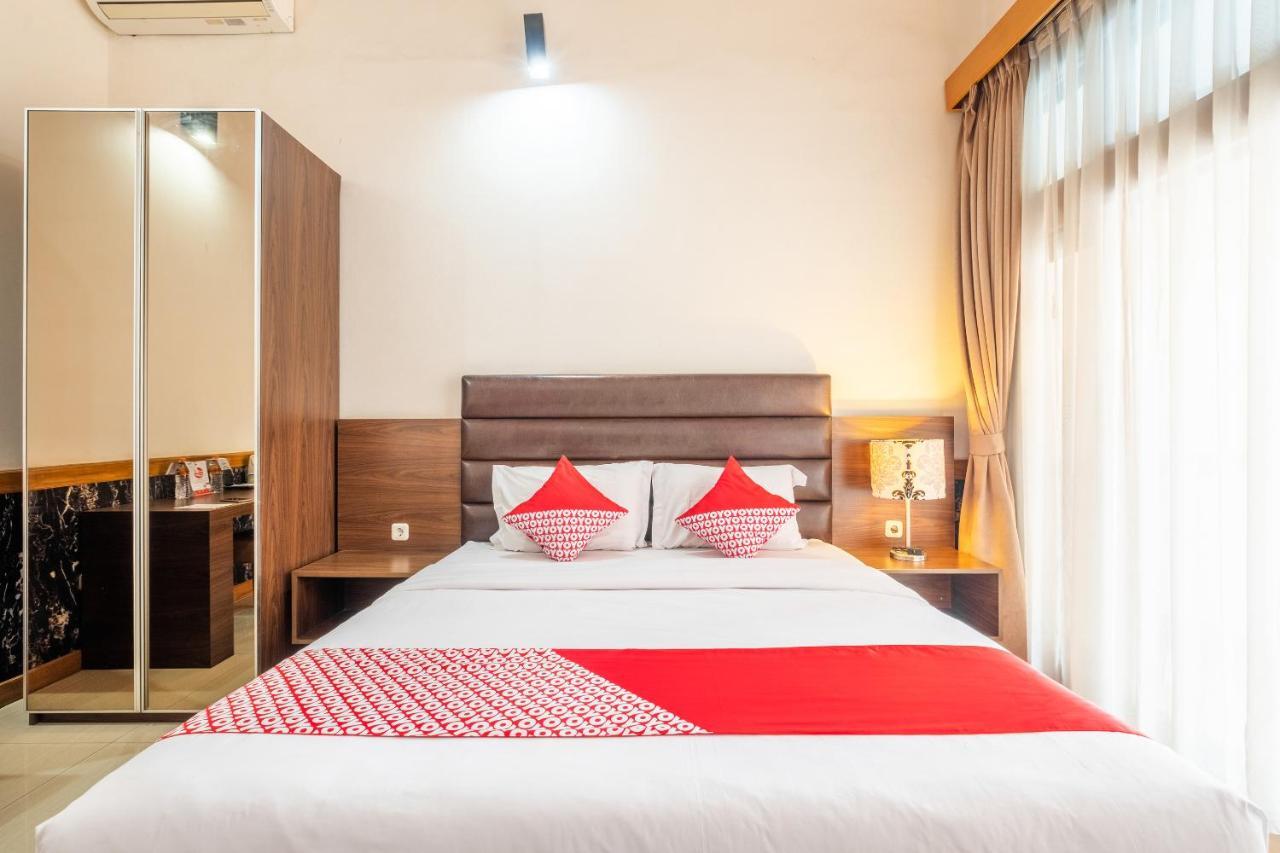 Oyo 1210 Nice Guesthouse Bandung Exterior foto